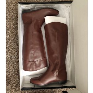BRAND NEW BROWN RIDING BOOTS